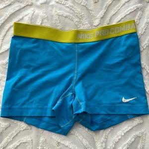 Nike Pros used size Large